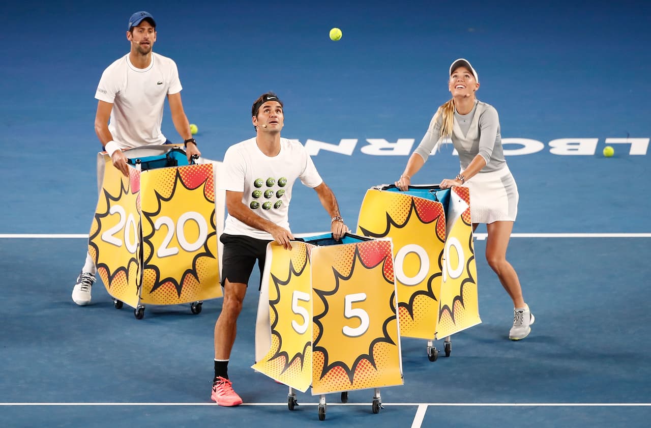 Hubo tiempo para toda clase de juegos en la exhibición que busca devolver la alegría al evento de tenis y hacer que sea menos ceremonial.