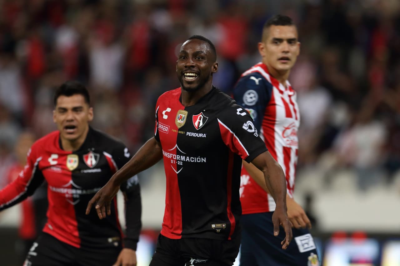 Con gol de último minuto el Atlas rescató un empate ante Chivas en el Clásico Tapatío.