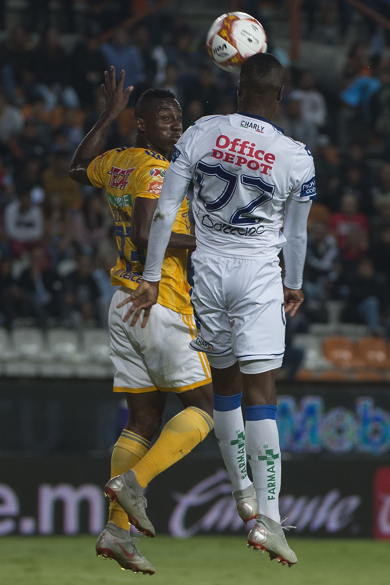 Julián Quiñones tuvo oportunidad de descontar el marcador, pero no encontró dirección.