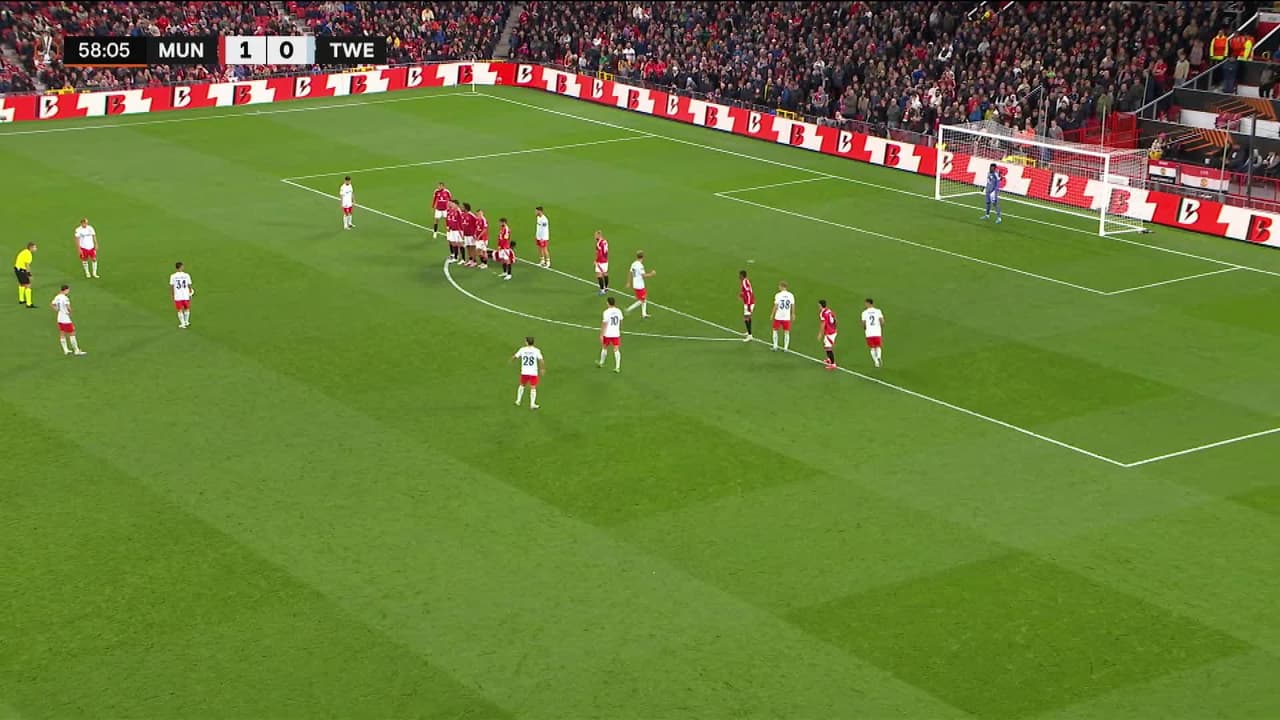 ¡TIRO ATAJADO! disparo por Sem Steijn.