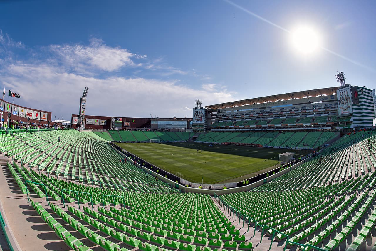 El Estadio Corona es uno los más modernos en el futbol mexicano.
