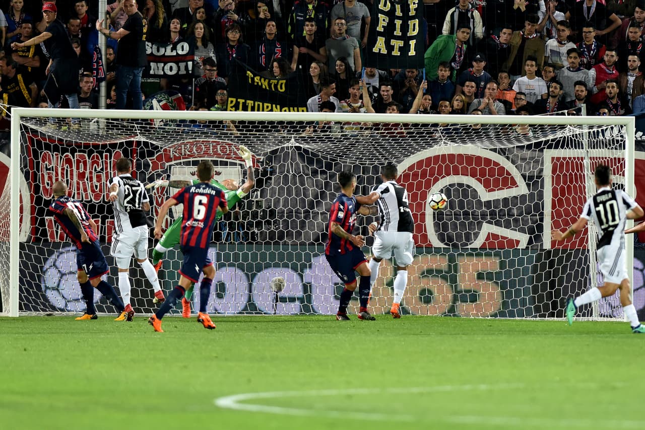 Sin embargo, al minuto 17 del primer tiempo, Alex Sandro puso el 0-1 a favor de Juventus.