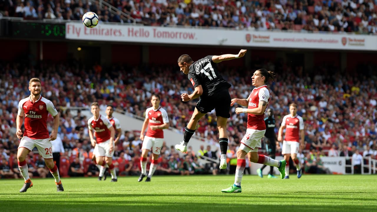 Javier Hernández: el 'Chicharito' jugó a penas 30 minutos en la derrota del West Ham por 4-1 con el Arsenal, en el Emirates.