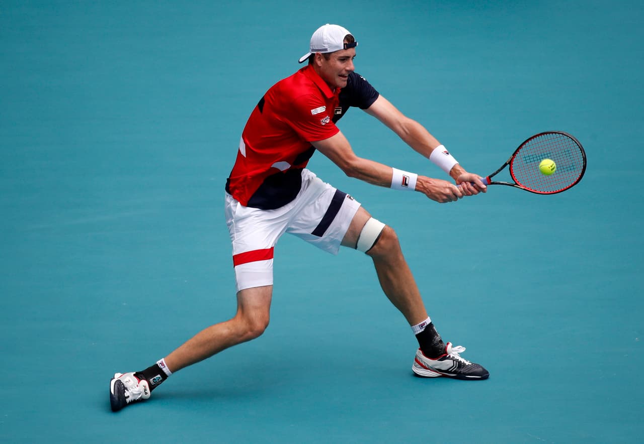 El suizo Roger Federer se proclamó a sus 37 años campeón del Miami Open al vencer en la final por 6-1 y 6-4 al estadounidense John Isner, que defendía el título. Es su cuarto título en Miami y su vigésimo en Masters 1.000.
