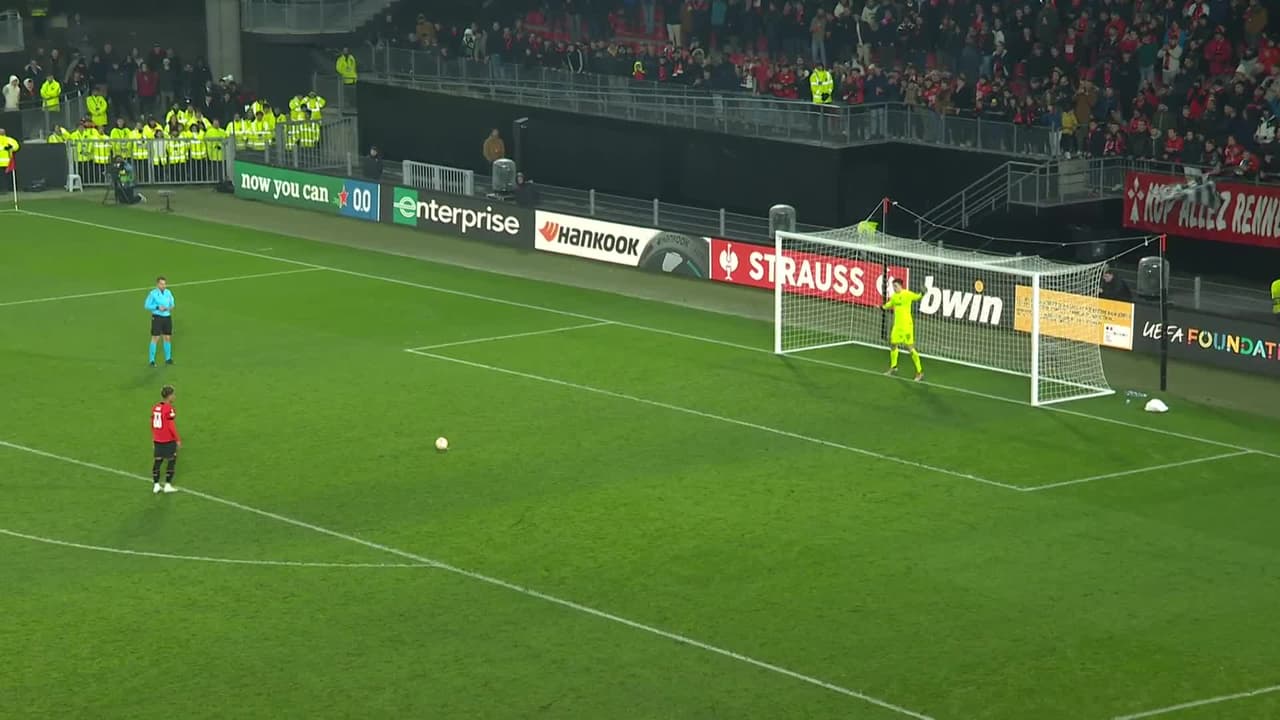 ¡GOL!  anota para Rennes. Désiré Doué
