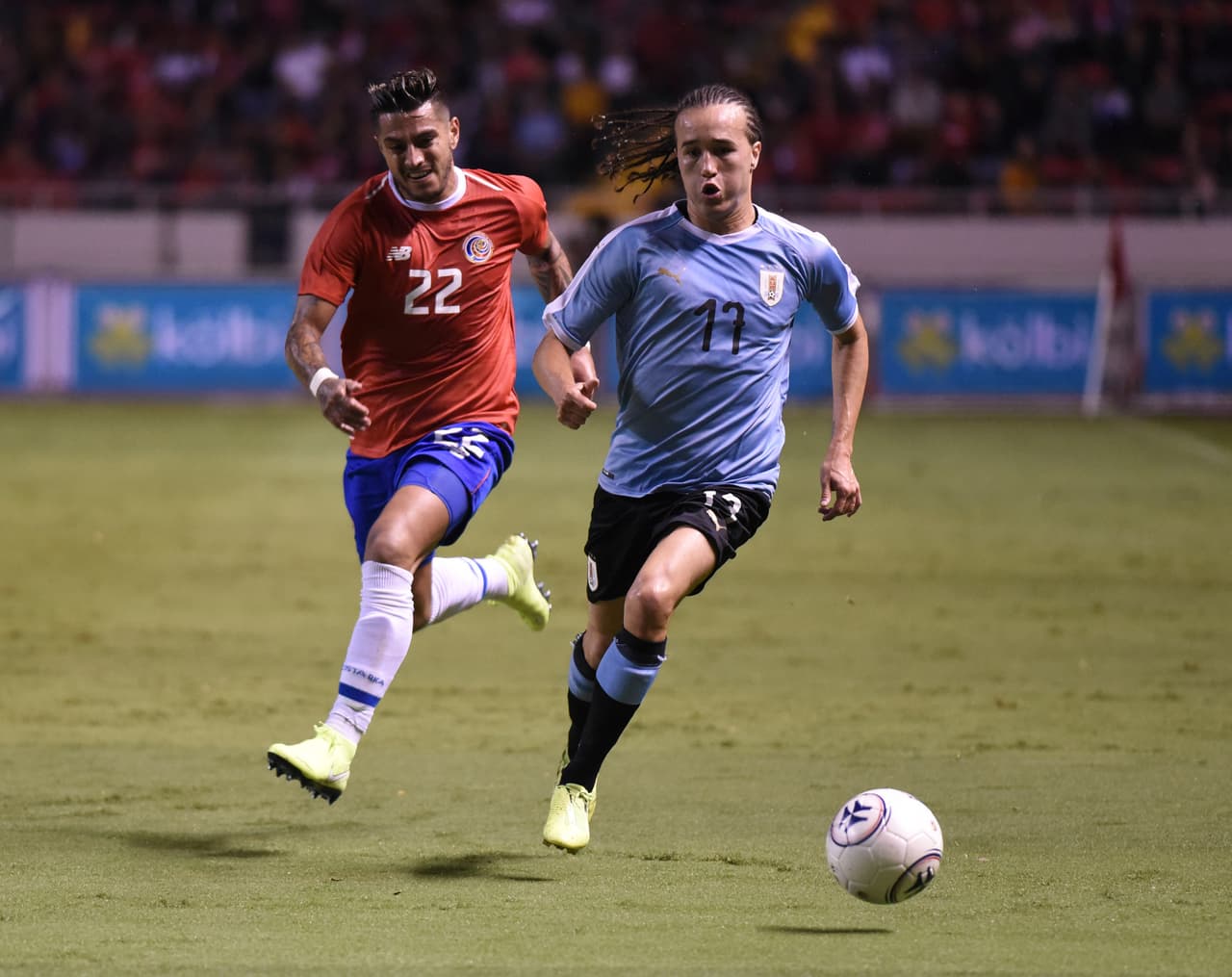 La Selección de Uruguay se lleva la victoria 1-2 con goles de Giorgian De Arrascaeta y Jonathan Rodríguez; por los ticos descontó Celso Borges.
