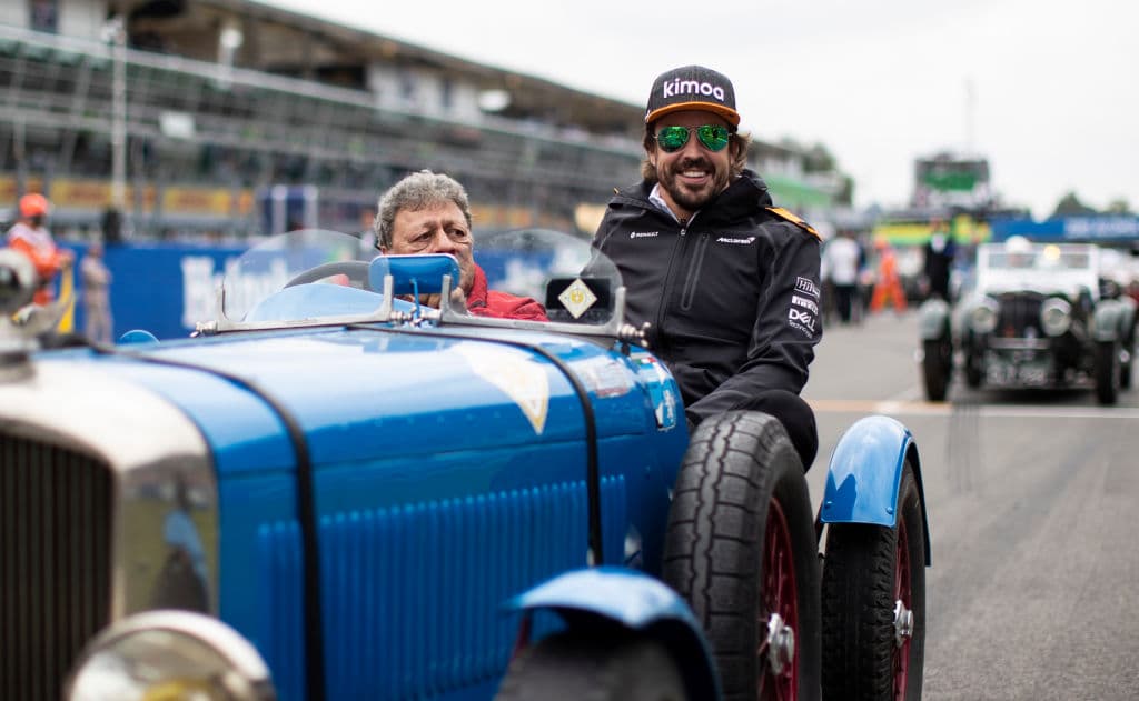 Uno de los que más disfruta de todas estas situaciones es el español Fernando Alonso, que ya anunció que vive su última temporada como piloto de Fórmula 1.