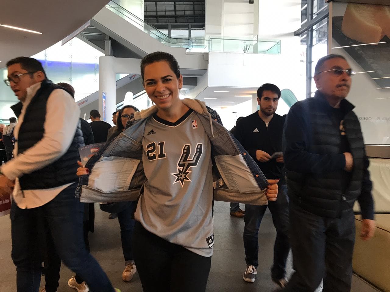 El Arena Ciudad de México esta listo para albergar el duelo de la NBA entre Spurs y Suns.