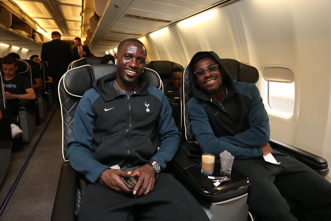 Los Spurs iniciaron su viaje a Madrid este miércoles con la ilusión de conseguir su primera corona de Champions League. La gran novedad en la lista de convocados es el goleador Harry Kane, quien se perdió por lesión los últimos duelos del equipo.