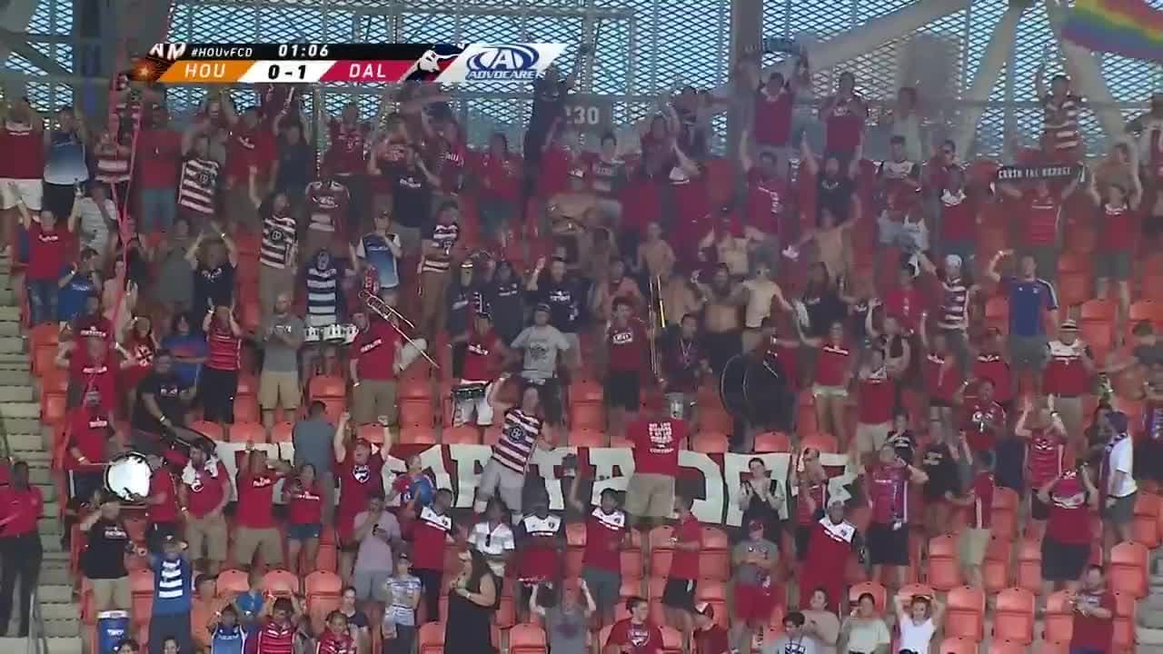 Con imparable cabezazo Matt Hedges vence al portero y adelanta al FC Dallas 1-0 sobre Houston