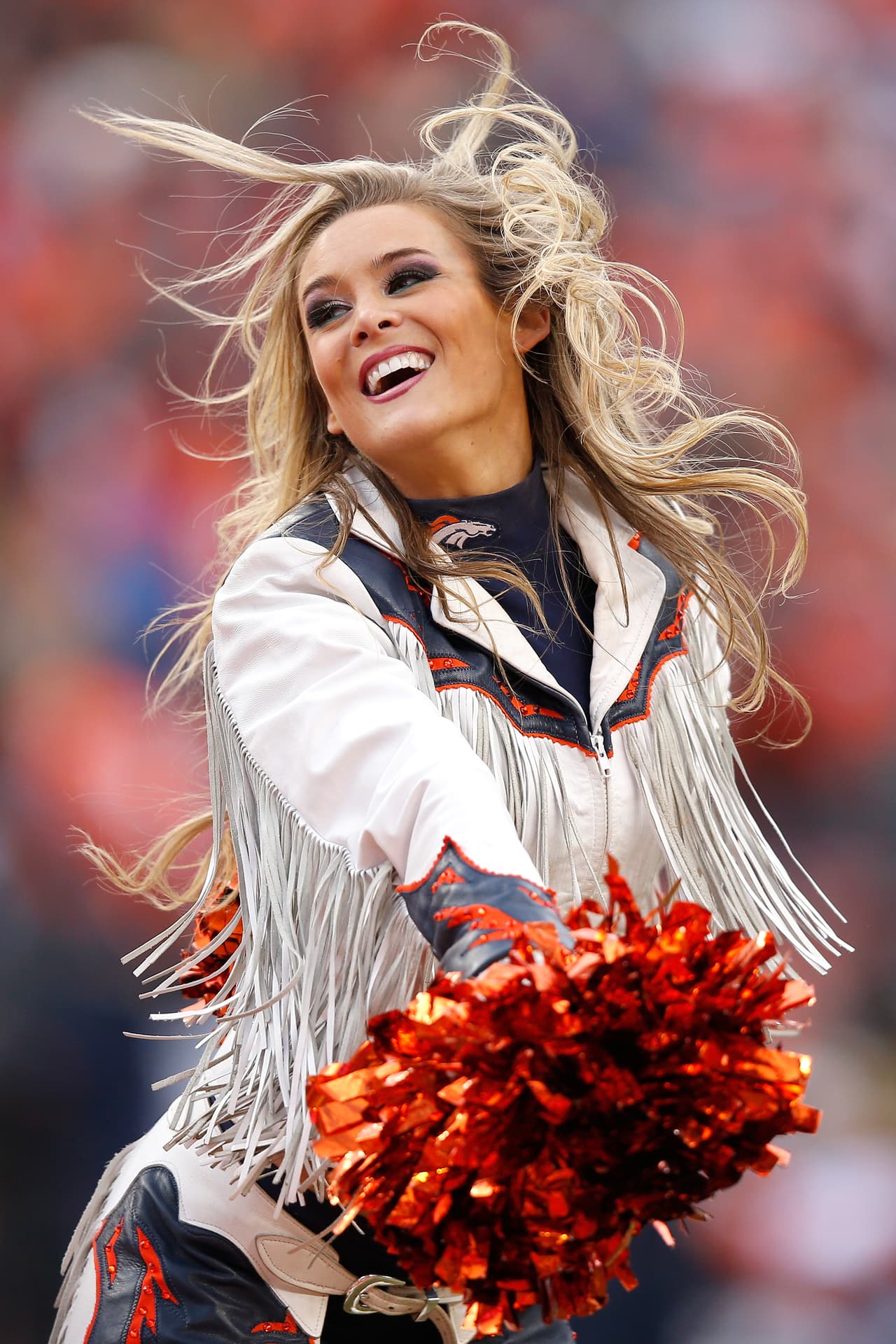 Los equipos locales ganaron, así que tendremos a estas bellezas de los Panthers y Broncos en el Super Bowl 50. Checa las mejores tomas de ellas en los Campeonatos de Conferencias.