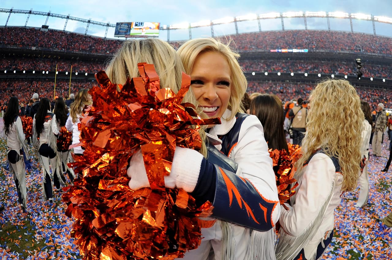 Los equipos locales ganaron, así que tendremos a estas bellezas de los Panthers y Broncos en el Super Bowl 50. Checa las mejores tomas de ellas en los Campeonatos de Conferencias.