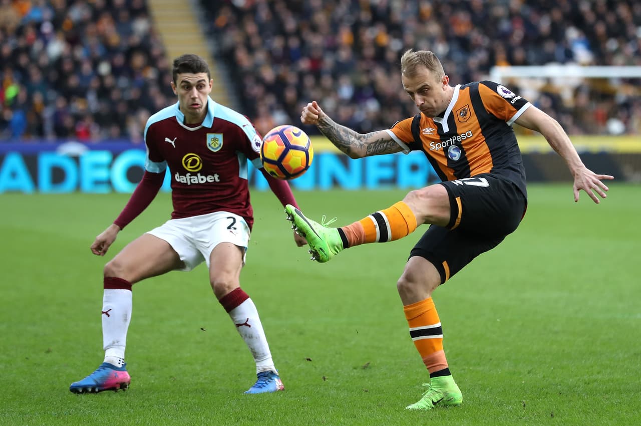 6. Ligue 1 (162 fichajes) - Gasto: 357,2 millones € - Ingreso: 377,7 millones € - La venta más alta fue la de Kamil Grosicki (9 millones €) del Stade Rennes al Hull City.