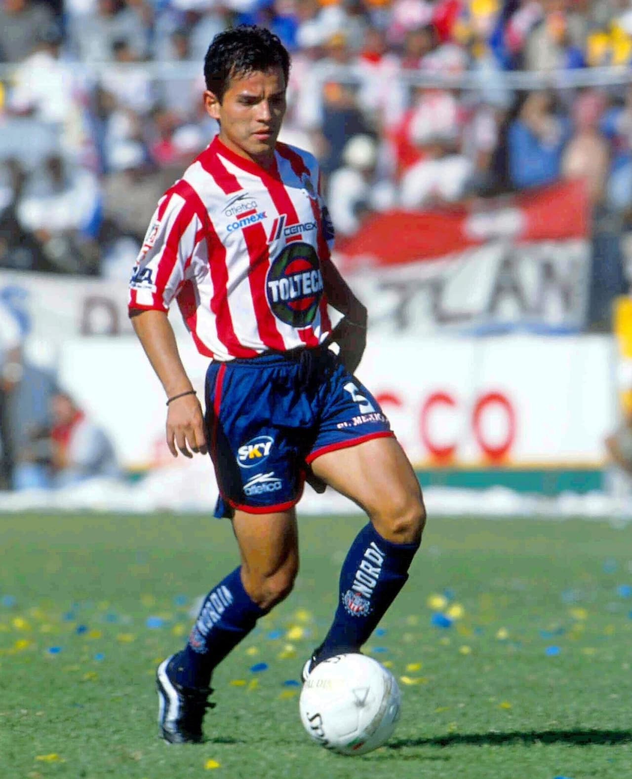 Pasó enseguida a Guadalajara en la campaña 2001-02.