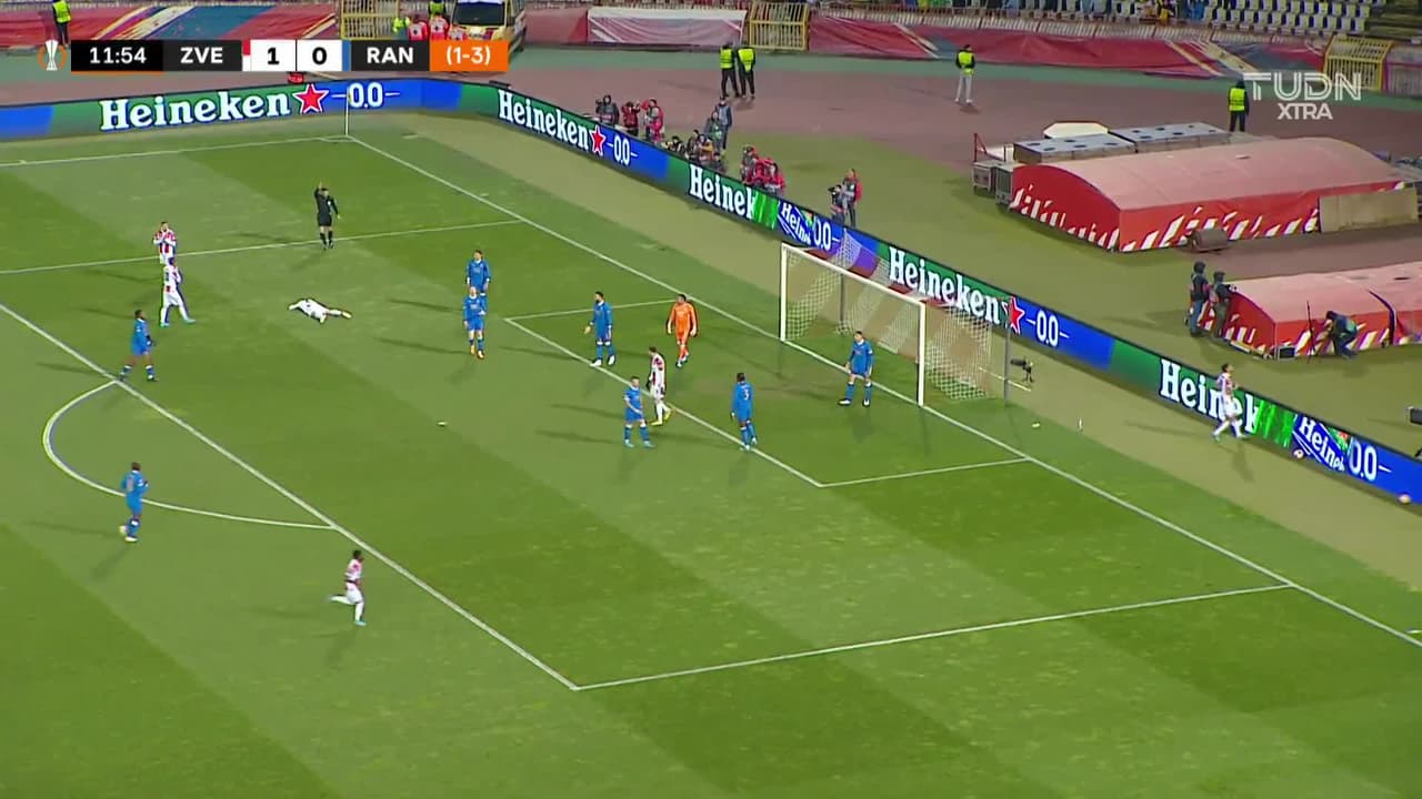 ¡TIRO ATAJADO! disparo por Mirko Ivanic.