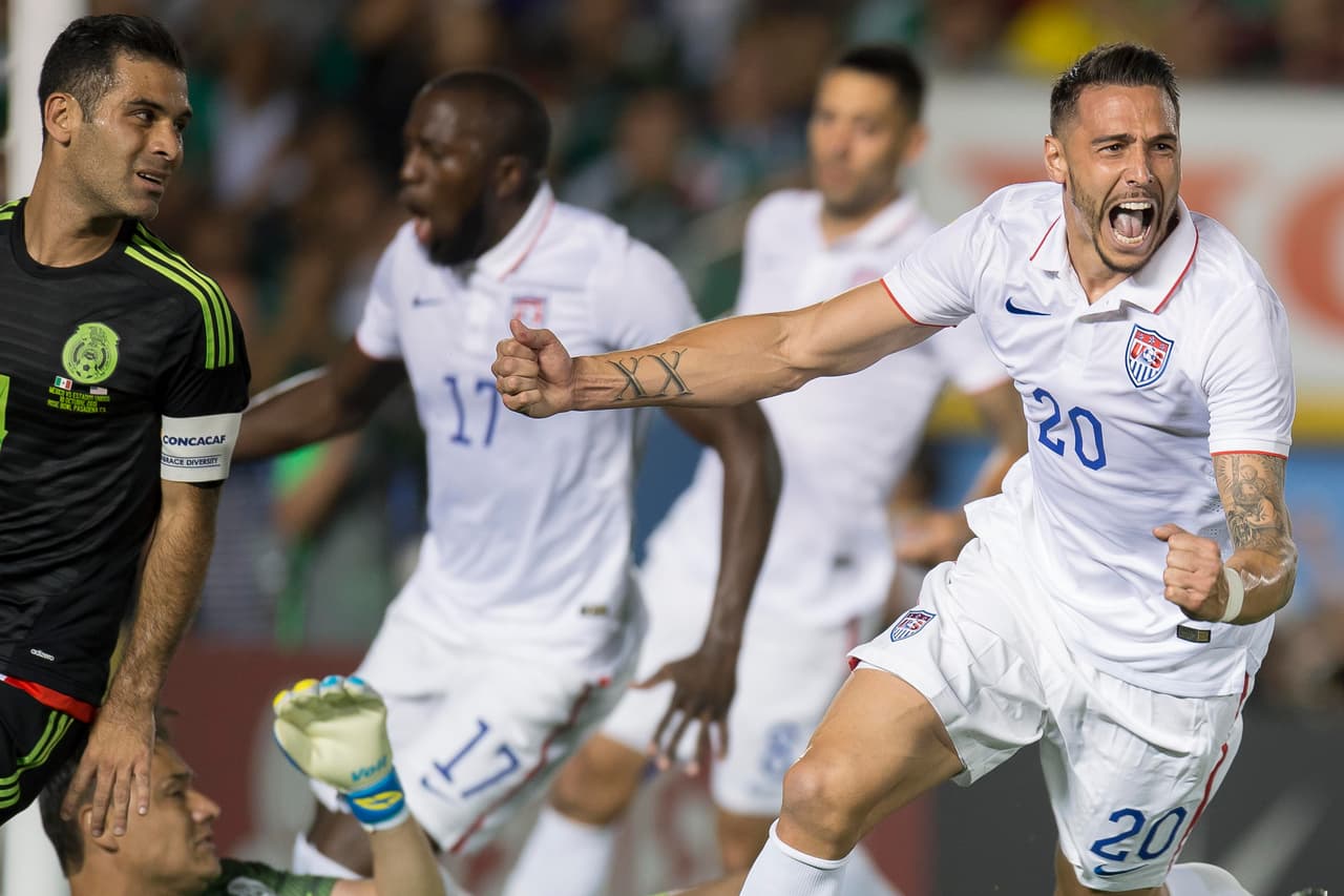 Scott Cameron puso la igualdad 1-1 para Estados Unidos al minuto 15 del primer tiempo.