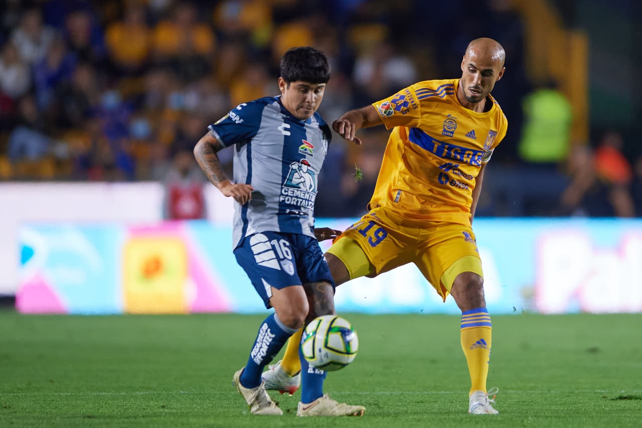 Tigres vencen de manera contundente a los Tuzos del Pachuca.