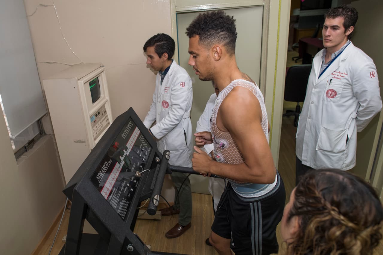 Kolo procede del Borussia Mönchengladbach alemán, donde jugó muy poco. A pesar de eso, tiene una valiosa experiencia previa con Sevilla de España.