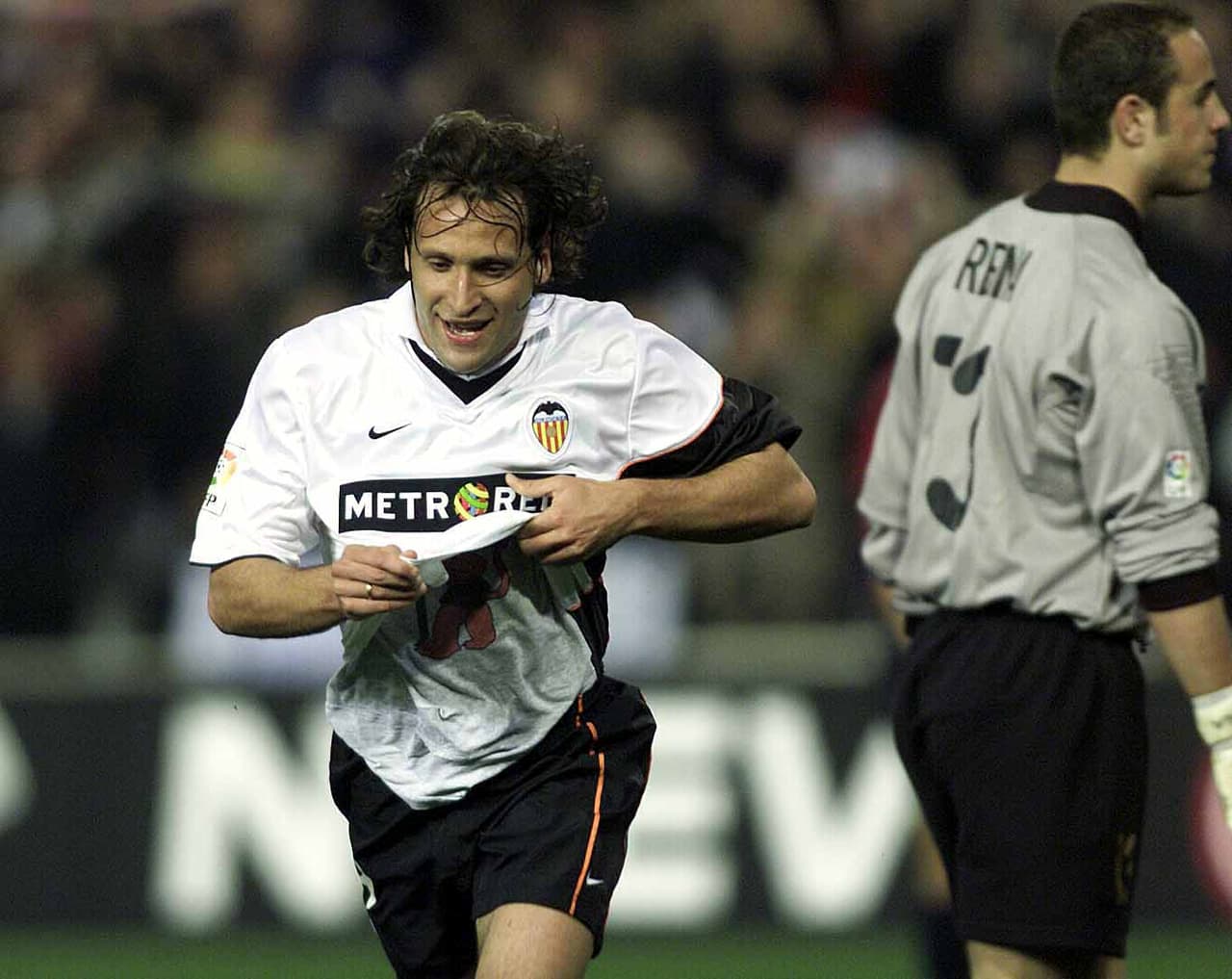 Valencia C.F. (España / 2001-2002) - Rafa Benítez fue el arquitecto de este equipo que se quedó con La Liga y además sorprendió en la Champions League. Su única incorporación fue el delantero Salva Ballesta.