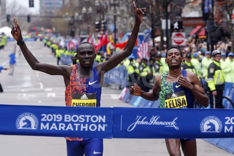 Keniano Cherono ganó el Maratón de Boston en final electrizante
