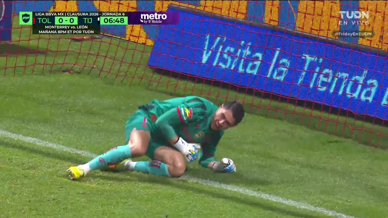 ¡TIRO ATAJADO! disparo por Pablo Ortíz.