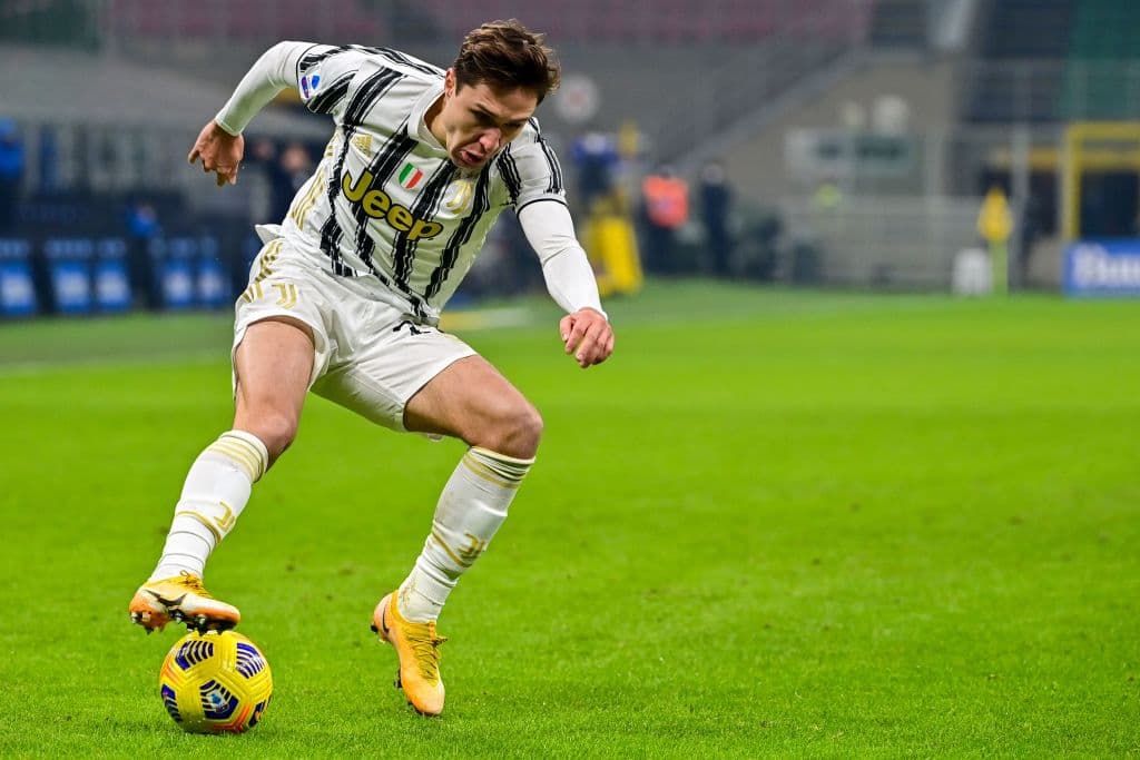 Juventus ve la derrota 0-2 ante el Inter. La escuadra 'nerazurri se lleva el Derbi con goles de Arturo Vidal al minuto 12, seguido de Nicoló Barela al 52, durante la Jornada 18 en la Serie A.