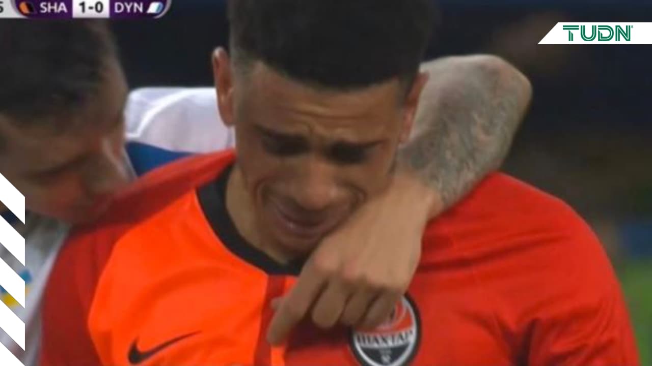 Taison sufre ataques racistas y abandona en lágrimas el juego