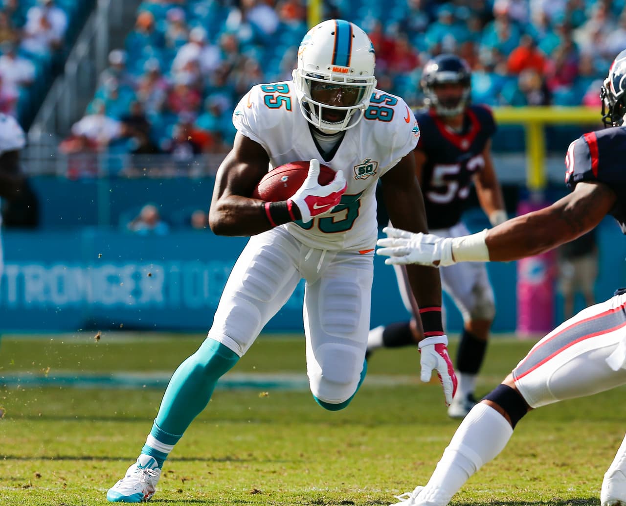 Miami Dolphins cortaron a Greg Jennings, reestructuran contrato de Suh y Misi
