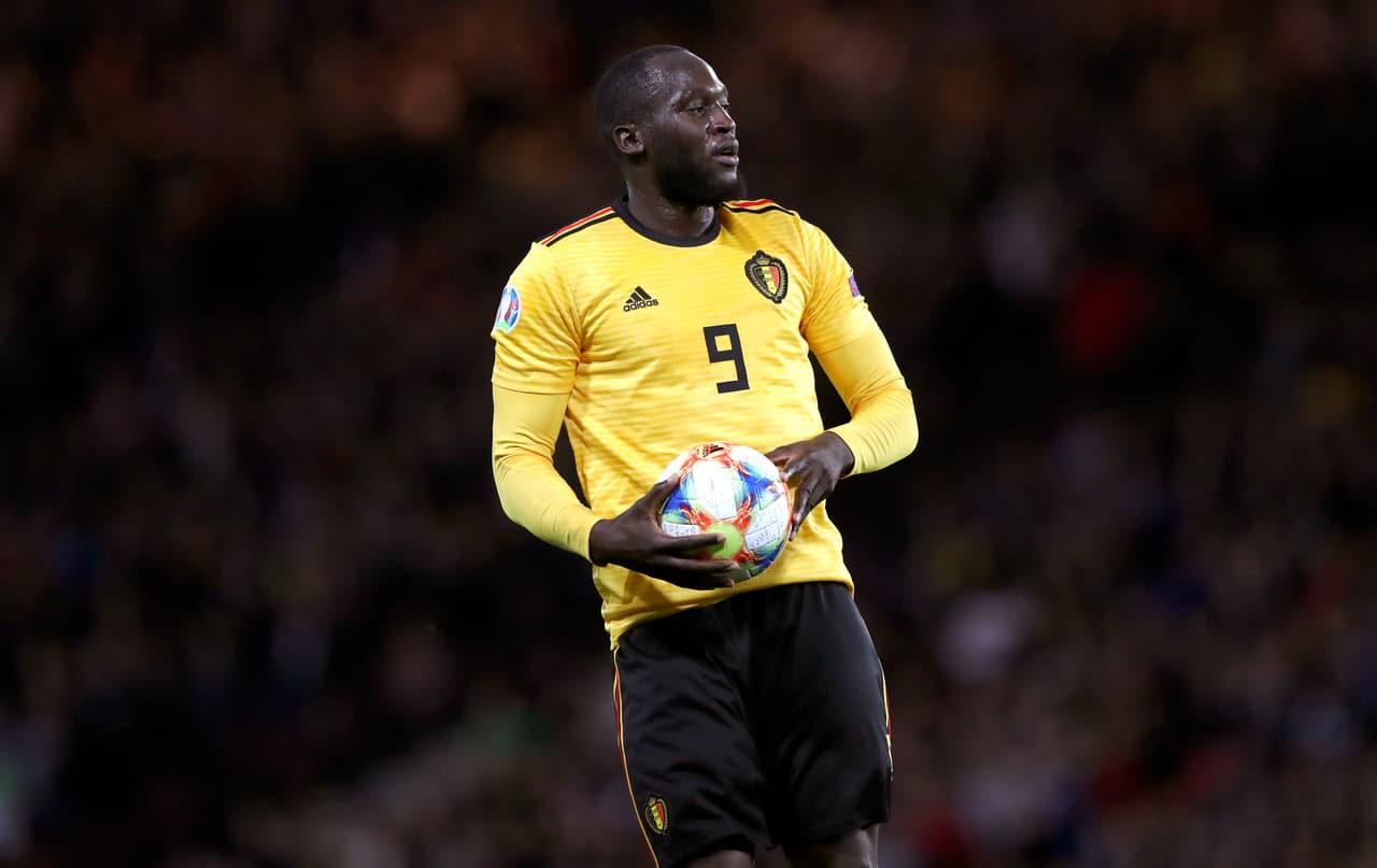 La música que le gusta escuchar antes de cada el partido es el rap y sobre todo escucha a Tupac, Jay-Z y 50 Cent.