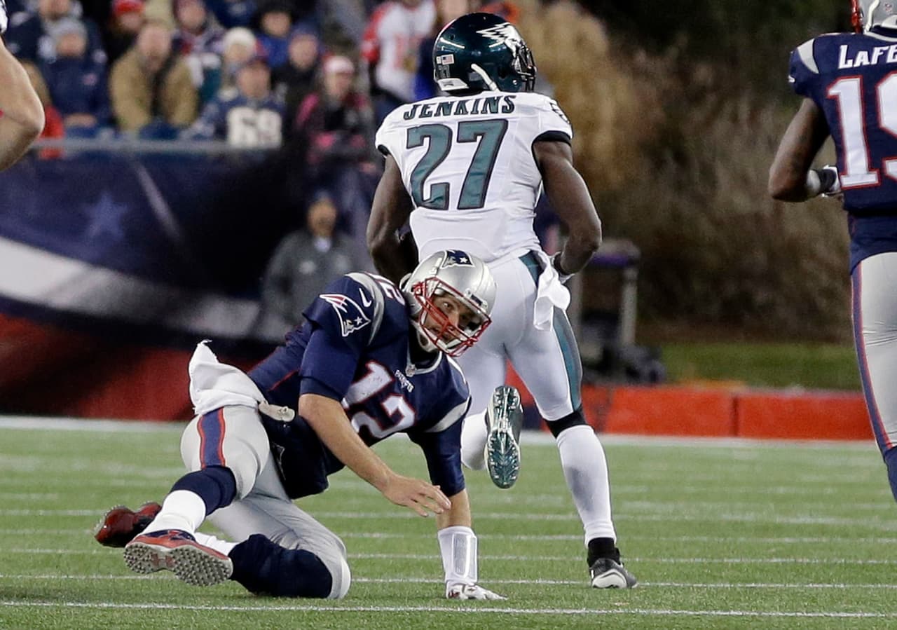 Con el marcador empatado con 14 en el tercer cuarto y con los ‘Pats’ en la yarda cinco de Philadelphia, Jenkins interceptó un pase y lo regresó 99 yardas para TD, para darle a los Eagles la ventaja.