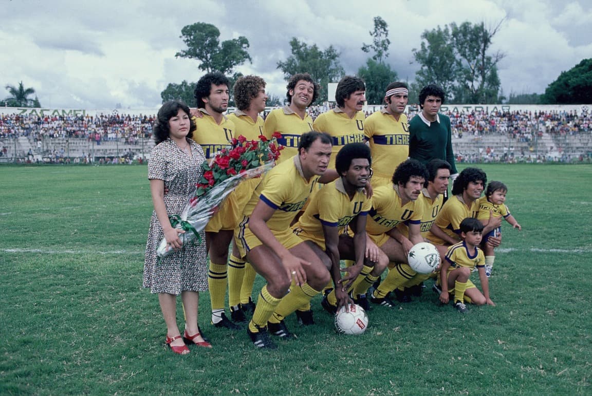 La historia de Tigres UANL con los subcampeonatos de Primera División inició en la temporada 1979/1980 cuando perdieron la final con Cruz Azul con un global de 4-3.
