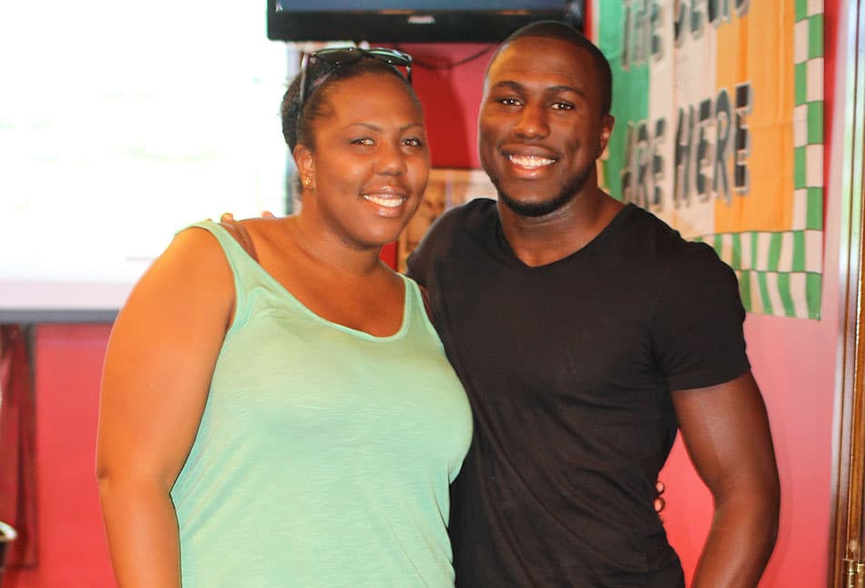 Fuera de las canchas es una persona preocupada por la sociedad, en particular por los haitianos, a quienes siempre está ayudando.