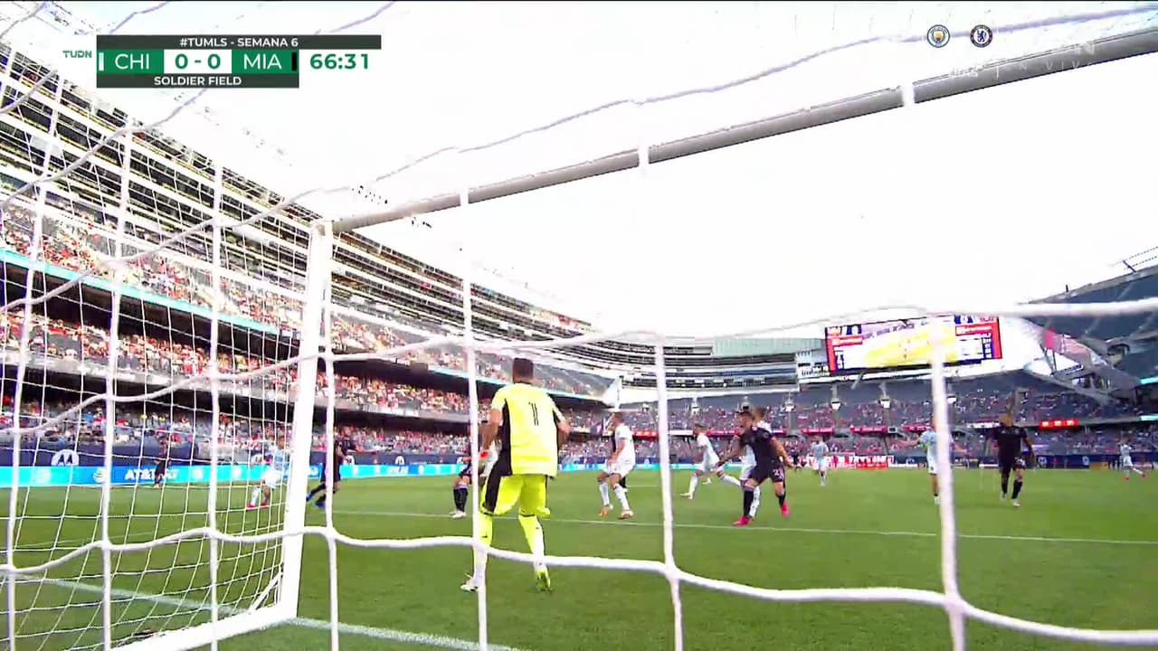 ¡TIRO ATAJADO! disparo por Jorge Figal.