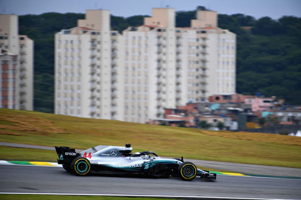 Lewis Hamilton tuvo su mejor vuelta para ser segundo en la tanda con tiempo de 1:08.849.
