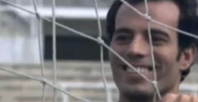 Tuvo una infancia complicada: la compleja relación de sus padres y la sombra de su hermano. Encontró en el futbol una perfecta válvula de escape.