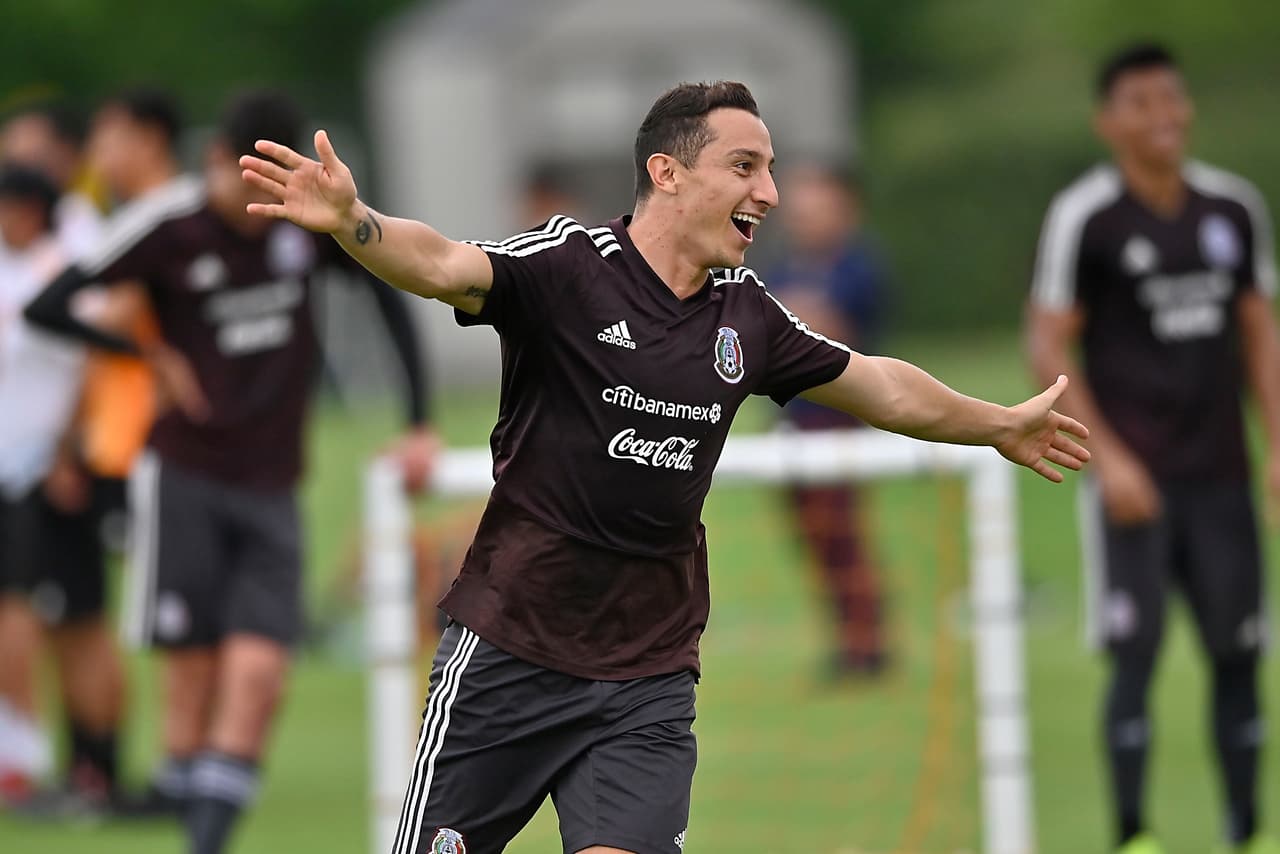 Los integrantes de la Selección Mexicana de fútbol se entrenaron, en medio de una intensa humedad en el ambiente, en las instalaciones del club de la MLS Houston Dynamo de cara a lo que será su importante duelo de los Cuartos de Final de la Copa Oro 2019, que se llevará a cabo este sábado ante Costa Rica. El trabajo duro y el buen ambiente imperaron durante la práctica del Tri.