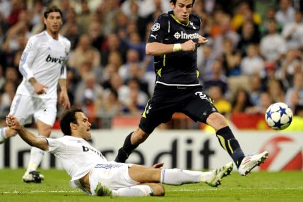 Gareth Bale fue de lo poco que resaltó por el bando inglés, aunque sirvió de poco.