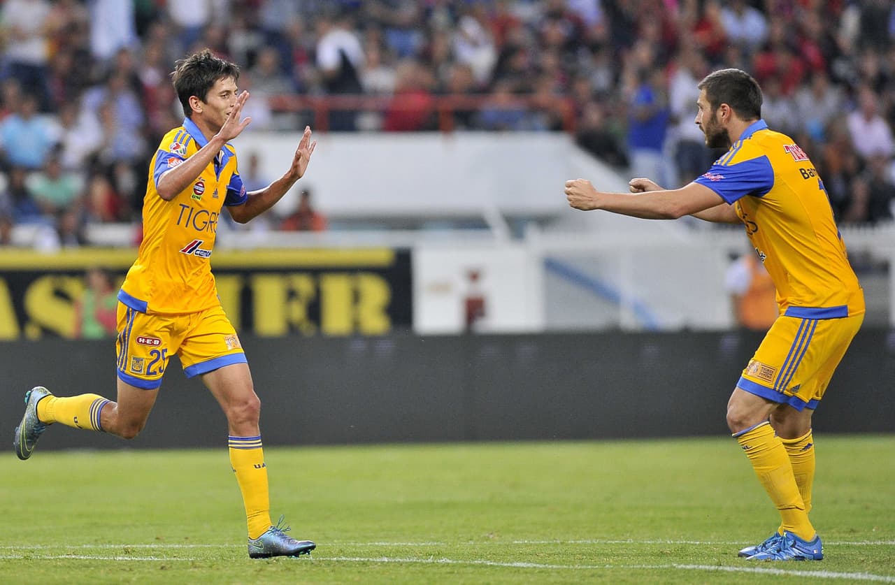 Jürgen Damm. Tal y como sucede con Aquino, en Damm se busca explotar esa velocidad por la banda que lo llevó a ser el fichaje bomba del pasado Draft en México, lo que es un hecho es que debe trabajar en decidir rápido entre ceder la pelota a un compañero o terminar él la jugada una vez que se ha quitado al defensor.