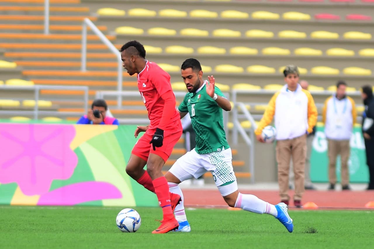 El Tri ha mantenido mayor posesión del esférico, pero ha sido infructífero.