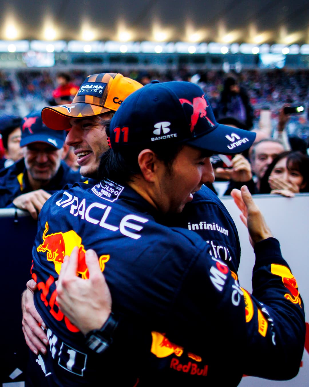 Red Bull retoma la frase de Verstappen a Checo: "Is a legend 2.0"