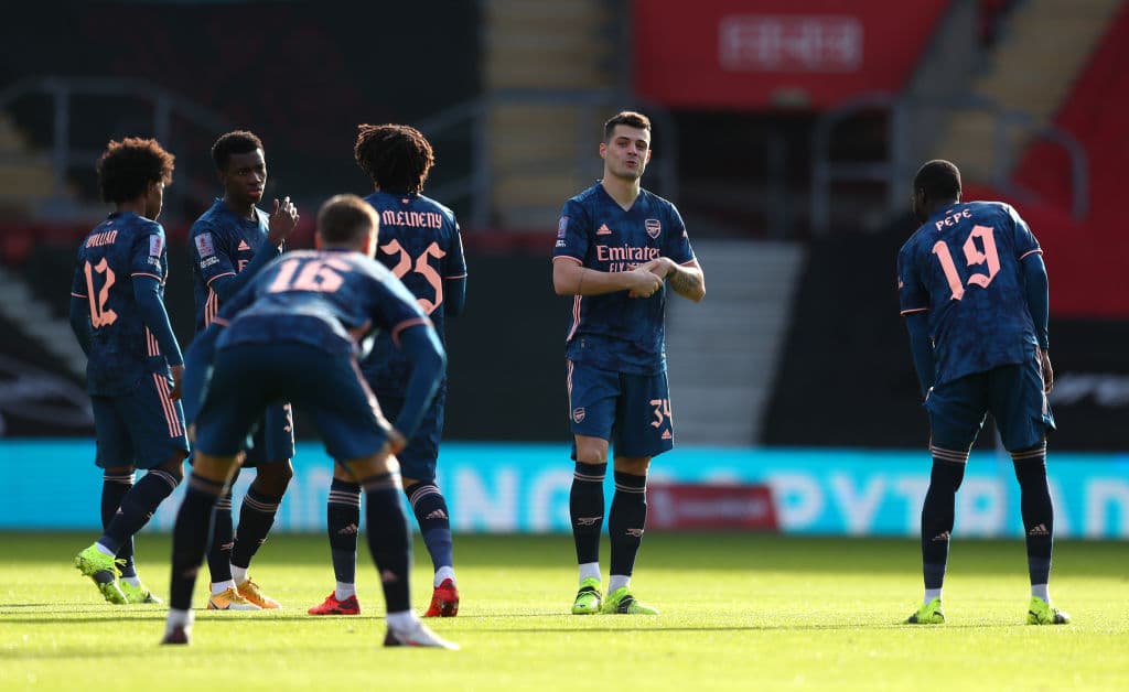 Gabriel dos Santos marcó a los 24’ de juego el terrible autogol que dejó fuera al Arsenal tras caer por la mínima.
