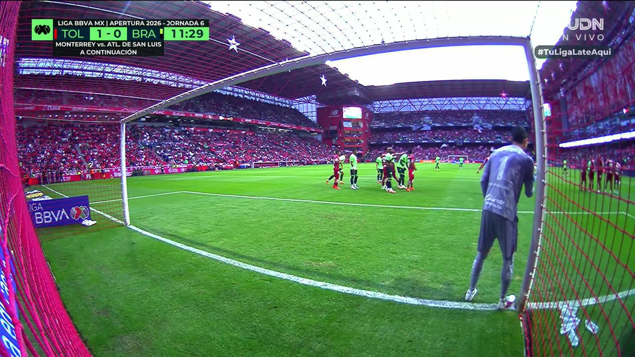 ¡TIRO ATAJADO! disparo por Monchu.