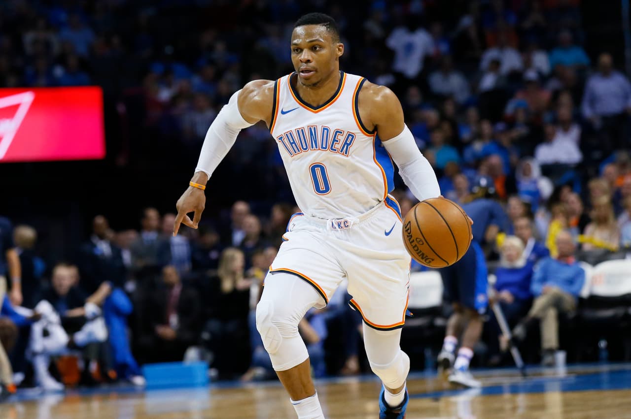 Avión que llevaba al Thunder choca con pájaro en pleno vuelo