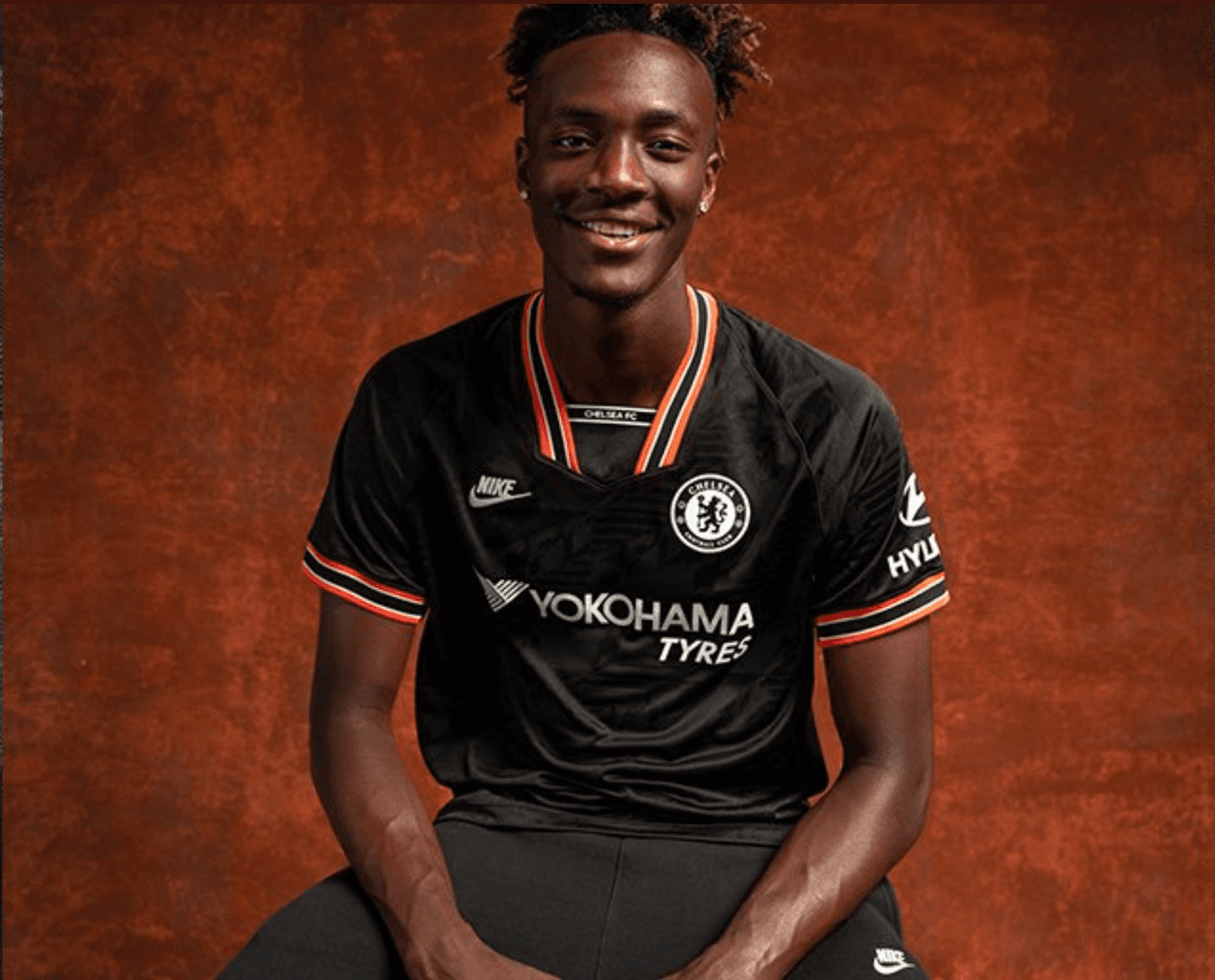 Con la inspiración de la década de los 90’s, llega la tercera equipación del Chelsea.