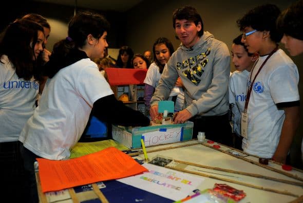 Messi convivió con niños en acto de Unicef