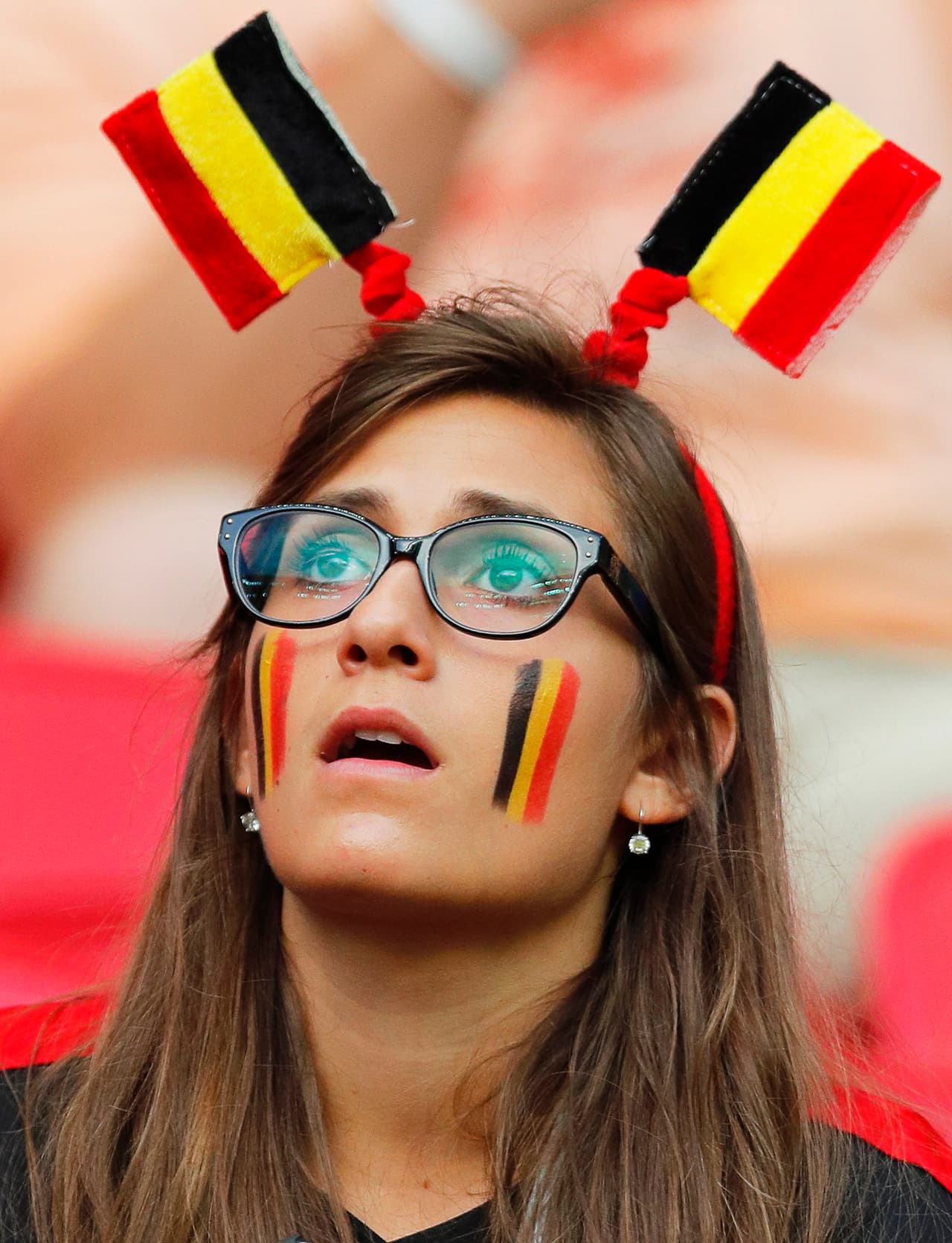 Kazan (Russian Federation), 06/07/2018.- A supporter of Belgium prior to the FIFA World Cup 2018 quarter final soccer match between Brazil and Belgium in Kazan, Russia, 06 July 2018. (RESTRICTIONS APPLY: Editorial Use Only, not used in association with any commercial entity - Images must not be used in any form of alert service or push service of any kind including via mobile alert services, downloads to mobile devices or MMS messaging - Images must appear as still images and must not emulate match action video footage - No alteration is made to, and no text or image is superimposed over, any published image which: (a) intentionally obscures or removes a sponsor identification image; or (b) adds or overlays the commercial identification of any third party which is not officially associated with the FIFA World Cup) (Mundial de Fútbol, Bélgica, Brasil, Rusia) EFE/EPA/ROBERT GHEMENT EDITORIAL USE ONLY