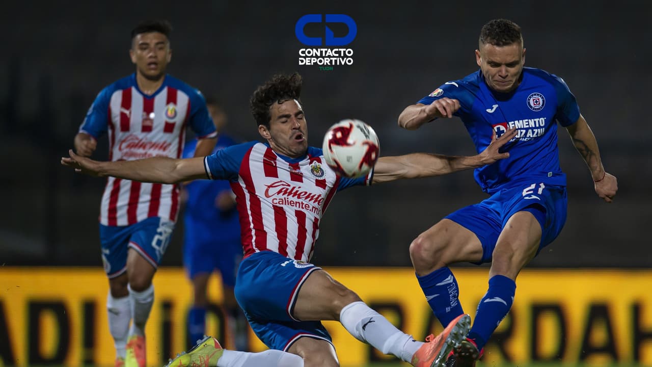 ¡Opinión de expertos! No era penal en el Chivas vs. Cruz Azul