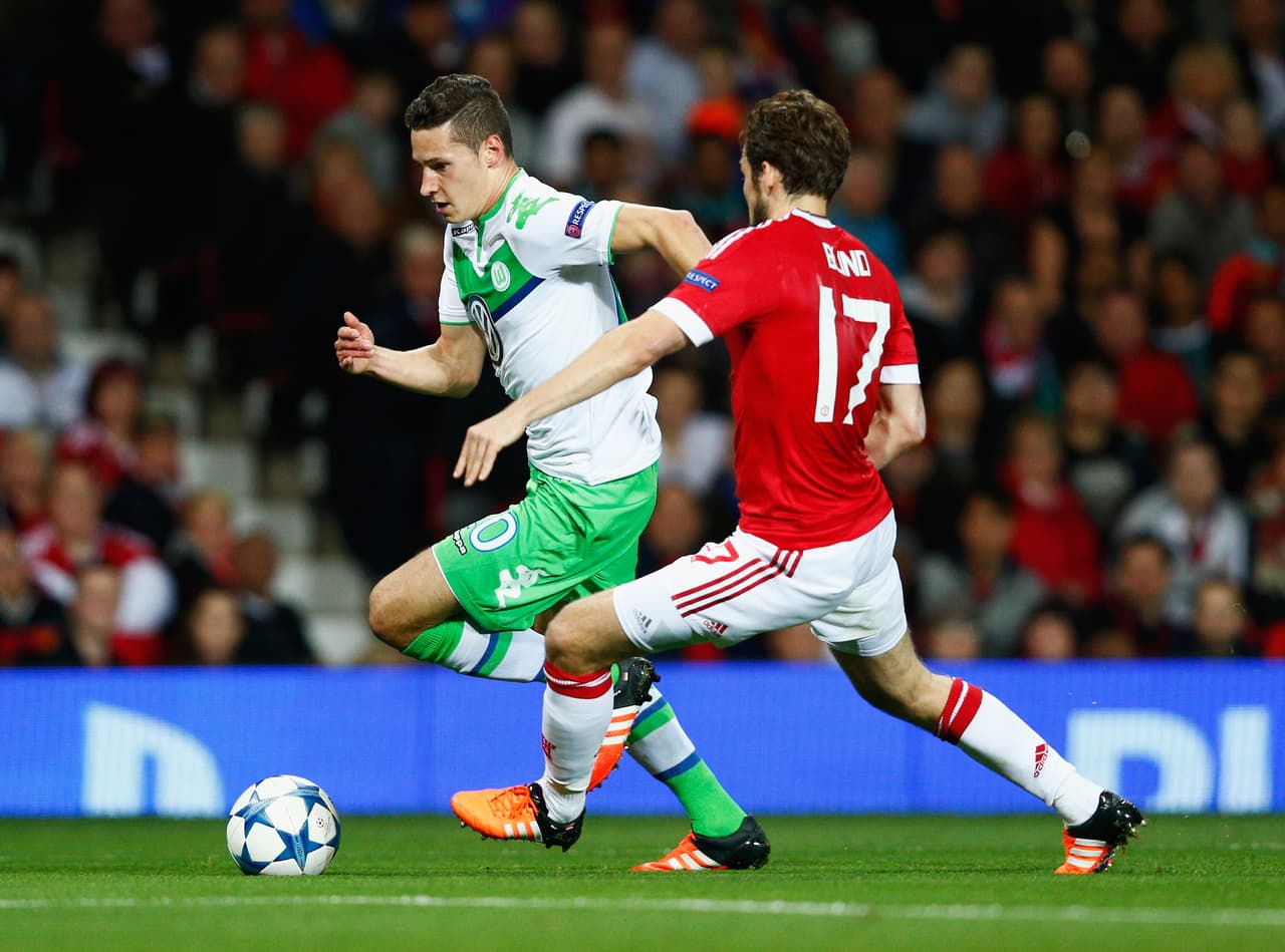 Pero el United vendría de atrás con goles de Mata y Smalling para llevarse los 3 puntos.