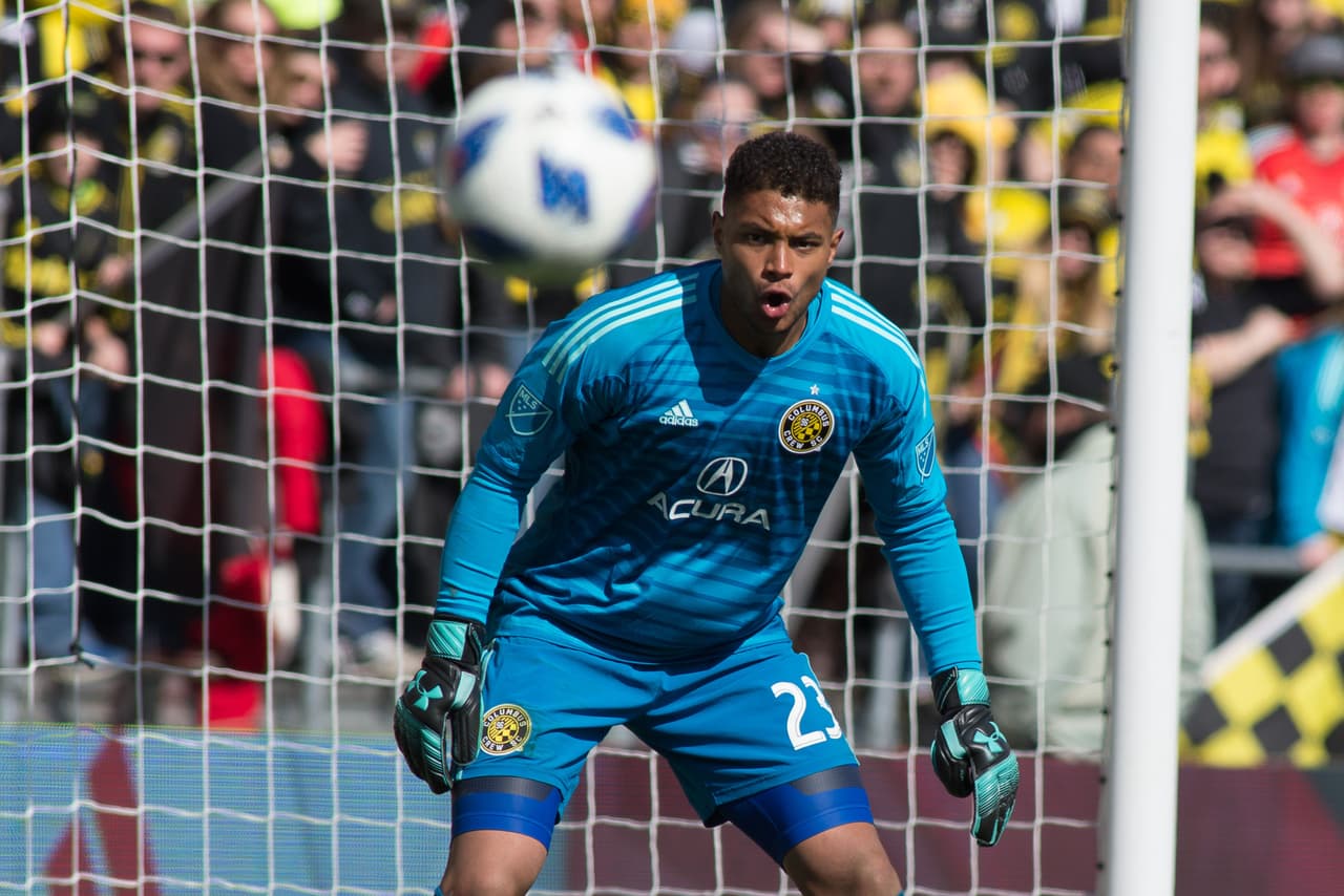 Convocado a la selección estadounidense debido a sus buenas actuaciones en Columbus Crew, Zack Steffen es otra posibilidad bajo los tres palos. (USA Today Images)