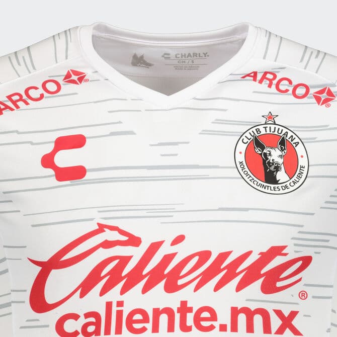 Los Xolos de Tijuana han estrenado ante Boca Juniors su playera principal para esta nueva temporada, pero también realizaron el lanzamiento de la alternativa en sus plataformas digitales. Con diseños novedosos, que hacen referencia al poder de la Jauría, el equipo de la frontera está listo para iniciar la Liga MX.